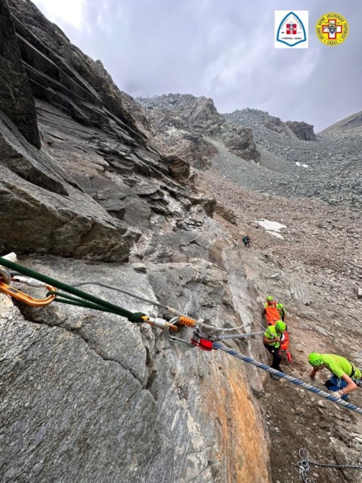 Escursionista ferito a una gamba riportato a valle dal Soccorso Alpino