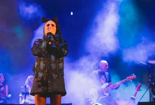 Loredana Berté dal palco: “Violentata a Torino quand’ero solo una ragazzina. Io non sono carne”