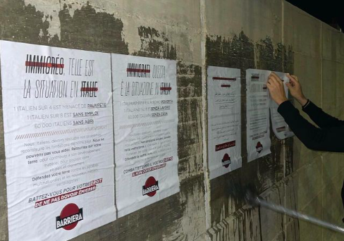 “Tornate nelle vostre terre”: i manifesti comparsi al centro di accoglienza di via Traves
