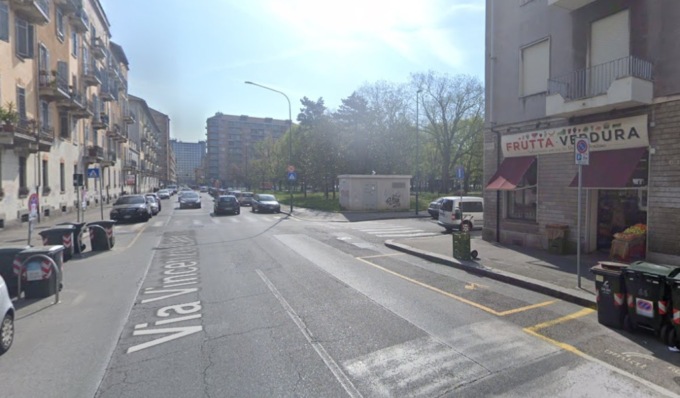 Taxi investe donna e si dà alla fuga, è grave: si cercano testimoni
