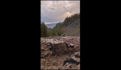 Frane a Sauze di Cesana, automobilisti e campeggiatori bloccati
