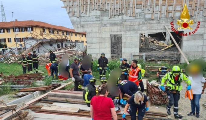 Crolla impalcatura in cantiere in costruzione, quattro operai feriti