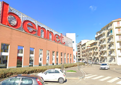 Una spesa da 500 euro e uno scontrino da 30, la rapina al Bennet con la complicità della cassiera