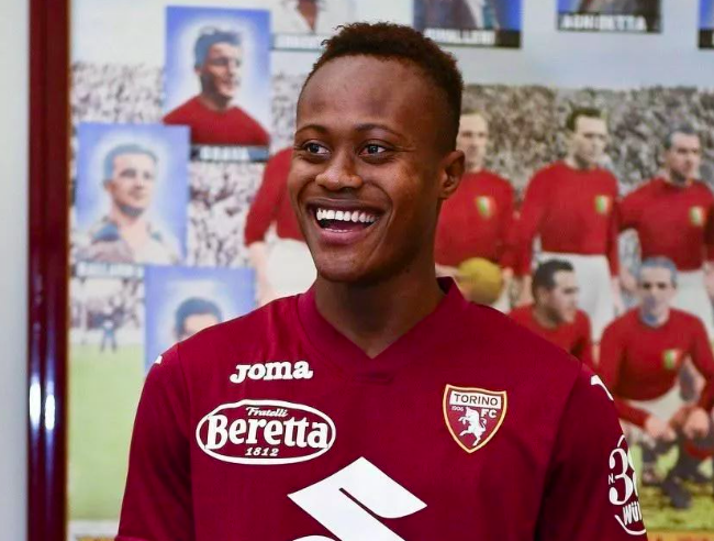 Il calciatore Demba Seck accusato di revenge porn: dopo l’ex spunta un’altra ragazza