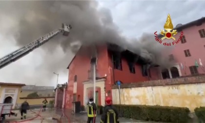 Incendio al castello di Piobesi, fiamme all'interno della scuola di alta cucina Ifse