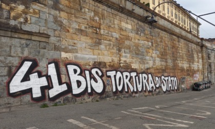 "41 bis tortura di Stato" il murales da 1.000 euro che imbratta i Murazzi e imbarazza la Città