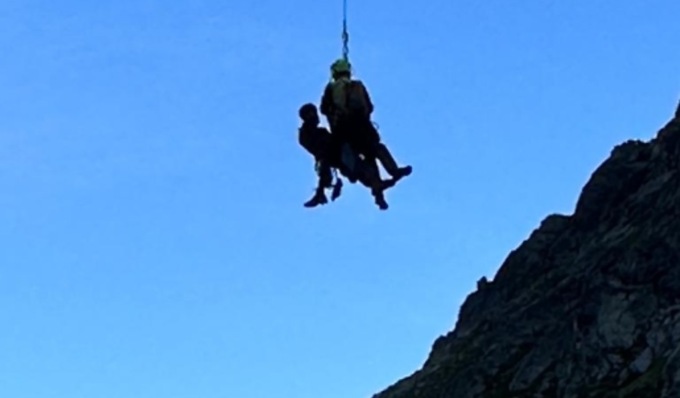 Alpinisti bloccati tutta la notte a 3mila metri, recuperati con salvataggio senza precedenti