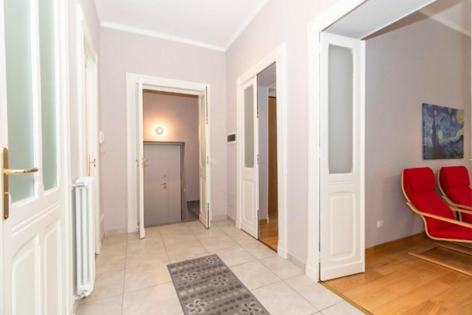 Filler e liposuzioni al bed and breakfast: nei guai tre “esperte di bellezza” abusive