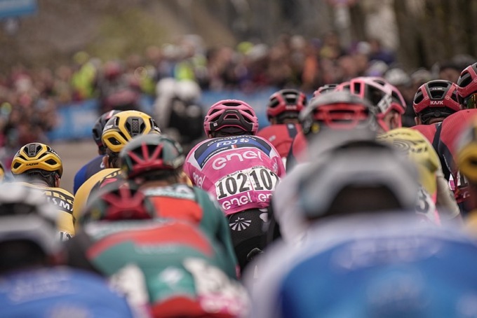 Giro d’Italia 2024: la partenza da Torino con un passaggio a Superga per omaggiare il Grande Torino