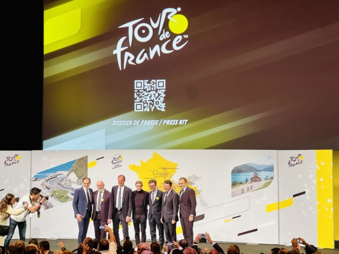Presentato a Parigi il Tour de France che farà tappa anche in Piemonte