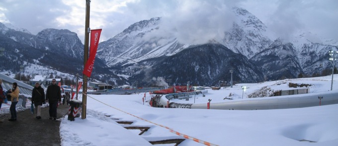La pista di Cesana resta al palo: per le gare di bob a Cortina 2026 si andrà… all’estero