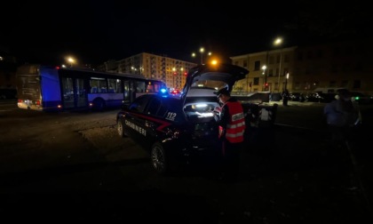 30enne aggredisce una donna e poi inveisce contro i carabinieri a Moncalieri
