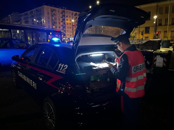 Rubano pc, un orologio rolex e diversi capi di abbigliamento: arrestati due uomini a Moncalieri