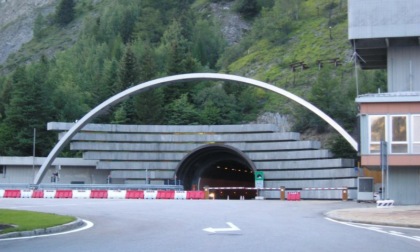 Monte Bianco chiuso fino al 18 dicembre: si stimano 1800 tir in più sulla tangenziale di Torino