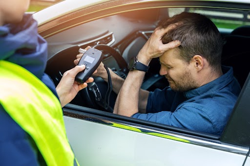 Controlli sulle strade a Rivalta di Torino, 11 persone denunciate per guida in stato di ebbrezza