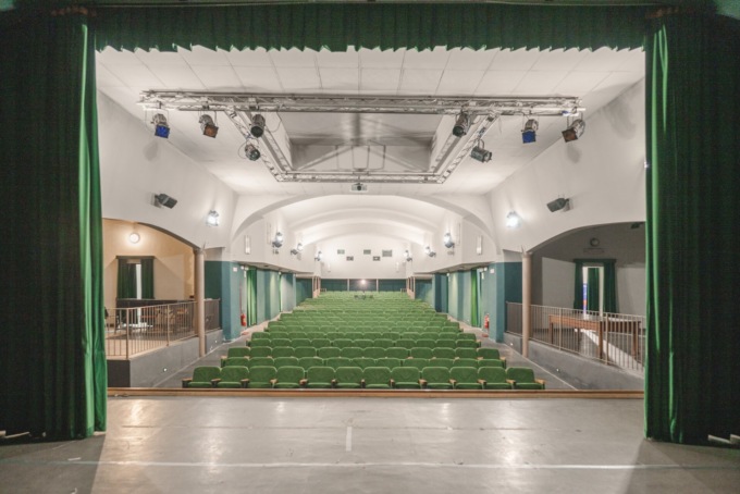 Riaperto il cinema Esedra nel cuore del Cit Turin, i proprietari: “Adesso tocca a voi!”