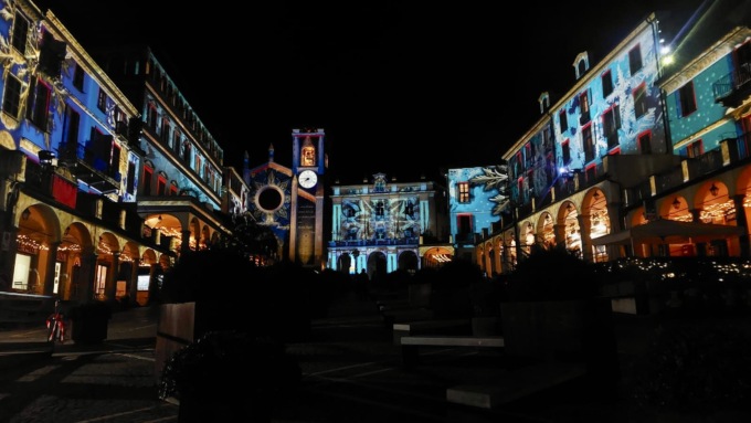 Natale, al via ai giochi di luci nel centro di Moncalieri