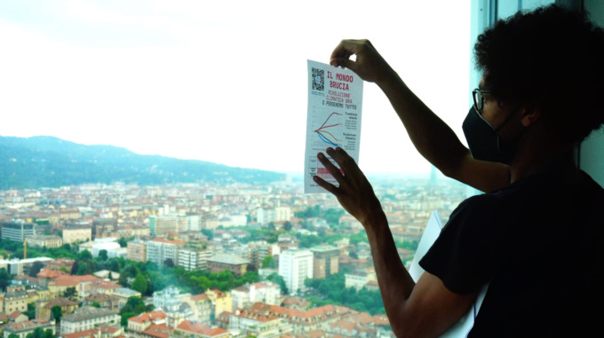 Ambiente, Intesa Sanpaolo ha ritirato la denuncia nei confronti di un attivista di Extinction Rebellion