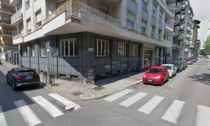 Violento scontro in zona Crocetta: Fiat 500 si ribalta, il conducente ottantenne portato in ospedale