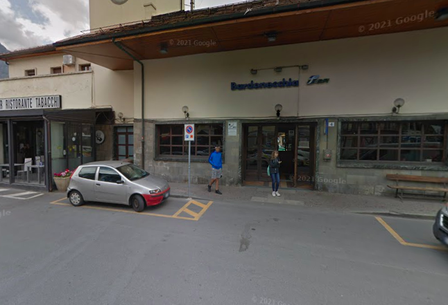 Fermato mentre stava per scappare a bordo di un treno”il ladro di Bardonecchia”: colpi in stazione e in diversi locali commerciali