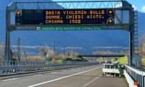 Giornata internazionale contro la violenza sulle donne: Autostrade per l'Italia mette a disposizione i pannelli a messaggio variabile per diffondere il numero 1522