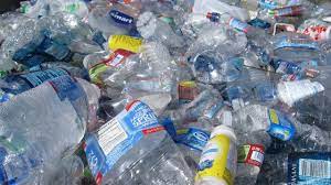 Sottoscritta all’unanimità in Consiglio comunale la mozione contro l’uso delle plastiche monouso