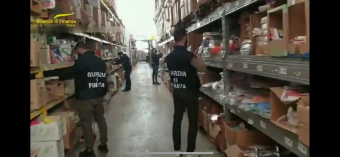 Sequestrati oltre tre milioni di articoli falsi “Made in Italy”