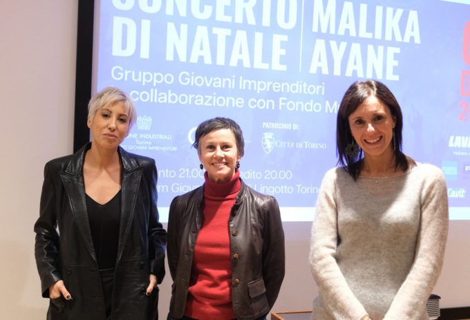 Malika Ayane sul palco dell’Auditorium Lingotto per il concerto del Gruppo Giovani Imprenditori a sostegno dell’attività del Fondo Musy