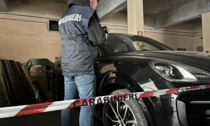 Trovata la Porsche Cayenne usata da una banda che ha messo a segno tre furti nella notte tra il 19 e il 20 dicembre
