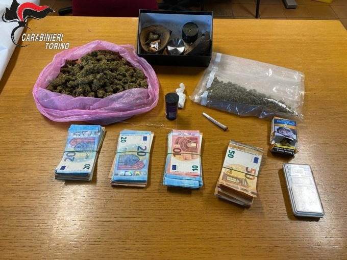 34enne di Santena arrestato dai carabinieri per detenzione di droga ai fini di spaccio