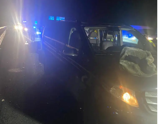 Scendono dal mezzo dopo un tamponamento sull’A4 e vengono travolti da un furgone: morti due rumeni residenti a Torino
