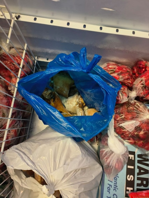 Ispezione in una gastronomia cinese: sequestrati 150 kg di alimenti mal conservati