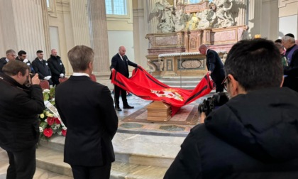 Funerali di Vittorio Emanuele: oggi la camera ardente alla Reggia di Venaria, domani l'ultimo saluto in Duomo a Torino