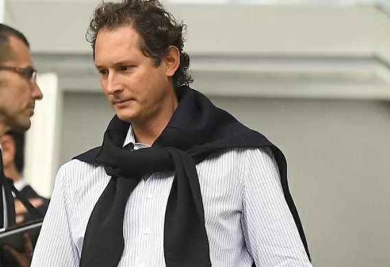 Eredità Agnelli: indagato John Elkann, ci sarebbero irregolarità fiscali sul vitalizio di Marella