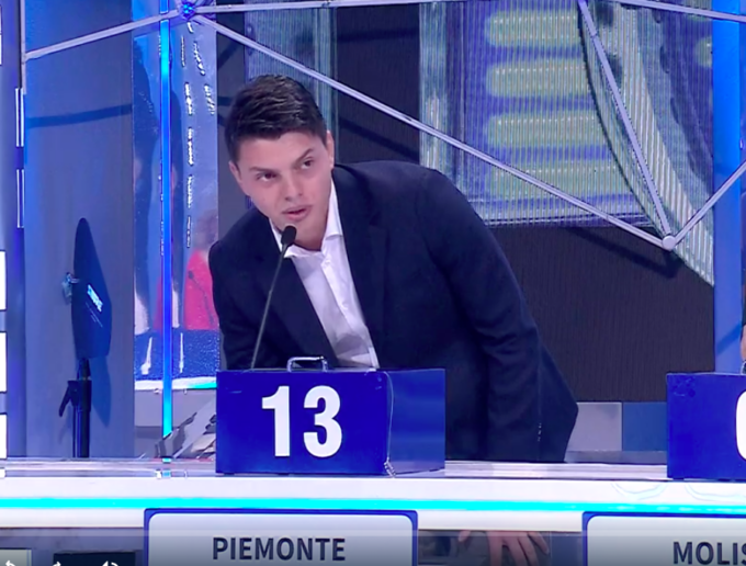Ecco chi è il “pacchista” che rappresenta il Piemonte in questo momento ad Affari tuoi