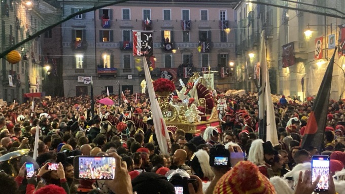 Carnevale di Ivrea 2024: i Diavoli sono i vincitori della Battaglia delle arance