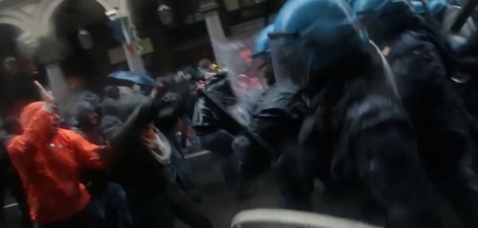 Askatasuna, scontri nel centro città: 12 misure cautelari