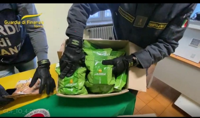 Sequestrati dalla Guardia di finanza 228 chili di melassa di contrabbando