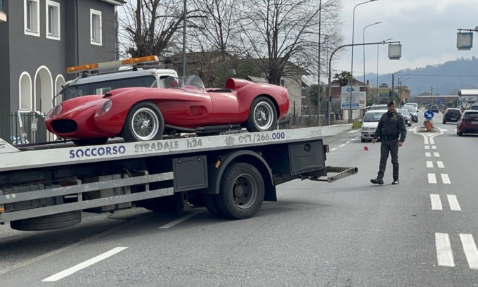 La Guardia di Finanza sequestra tre Ferrari d’epoca: potrebbero essere false