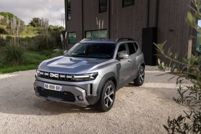 Nuovo Dacia Duster, in arrivo la terza generazione dell’iconico Suv