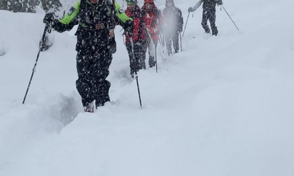 Due escursionisti bloccati dalla neve alta nel Vallone di Sea: recuperati dal Soccorso Alpino