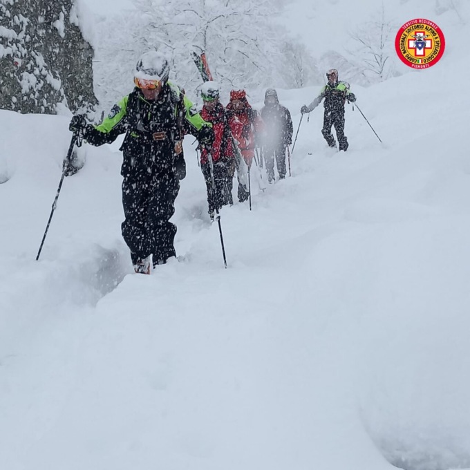 Due escursionisti bloccati dalla neve alta nel Vallone di Sea: recuperati dal Soccorso Alpino