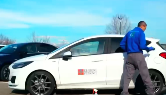 Auto blu “lavate a secco”: la scelta Green della Regione ha fatto risparmiare 15mila litri d’acqua