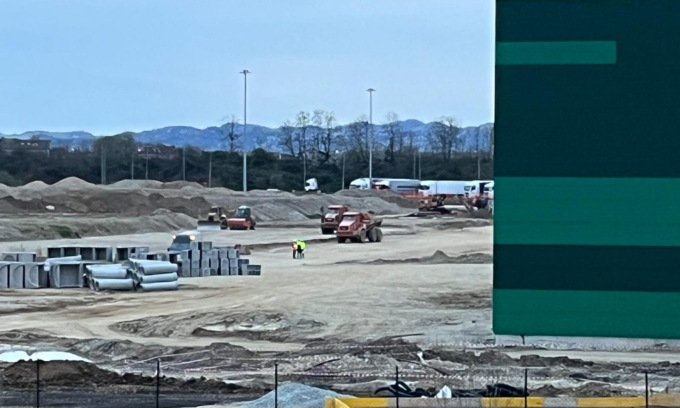 Tragedia in cantiere: operaio si sente male e si accascia davanti ai colleghi