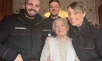 Anziana si sente sola e in lacrime  chiama i Carabinieri
