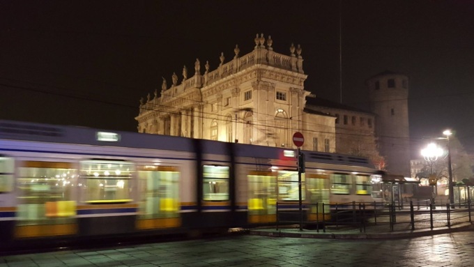La nuova iniziativa di GTT: “Se di notte il bus non ti porta sotto casa, ti paghiamo noi il taxi”