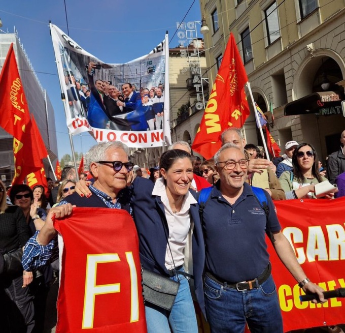 Sciopero nel centro città per il rilancio dell’industria dell’auto. Umorismo su Lo Russo e Cirio: “Con chi state, con noi o Tavares?”