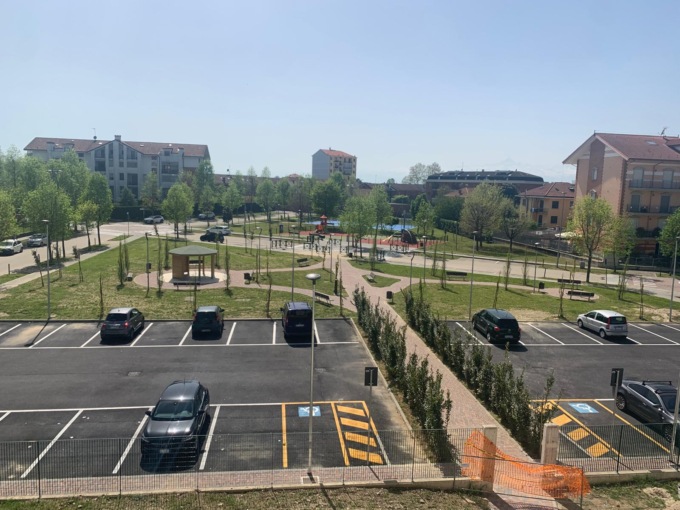 Inaugurato il parco comunale in via Gozzano di La Loggia: l’intervento di riqualificazione grazie al progetto di 3amilano