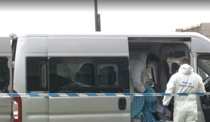 Sparatoria a Milano, 18enne ucciso nel suo furgone: i presunti killer hanno lavorato con la vittima al mercato “Balon”