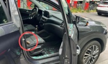 Lancia un sasso sull'auto e ferisce un passeggero: arrestato 25enne